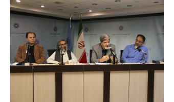 نشست ادبیات مقاومت و نمایشنامه خوانی«سرباز شال بلند»